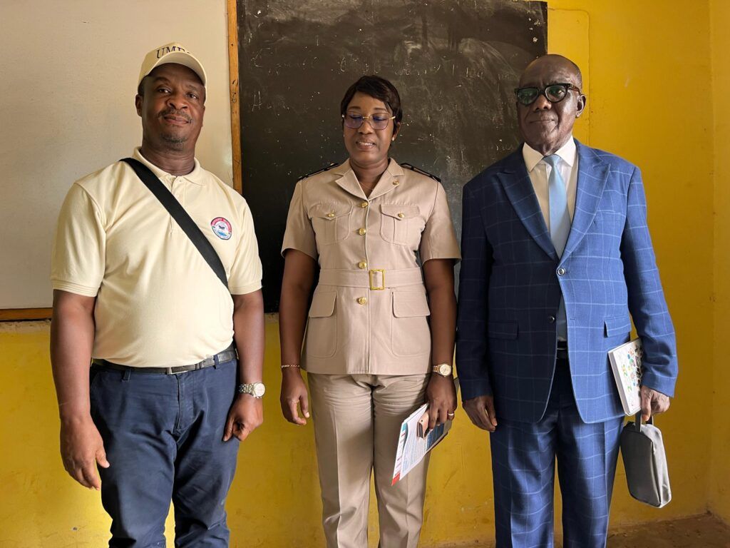 PRÉSENTATION DES OFFRES DE FORMATION DE L’UMECI AUX JOURNÉES CARRIÈRES AU LYCEE MODERNE 3 DE LA DRENA D’AGBOVILLE, LE MERCREDI 30 AVRIL 2025 – photo 2