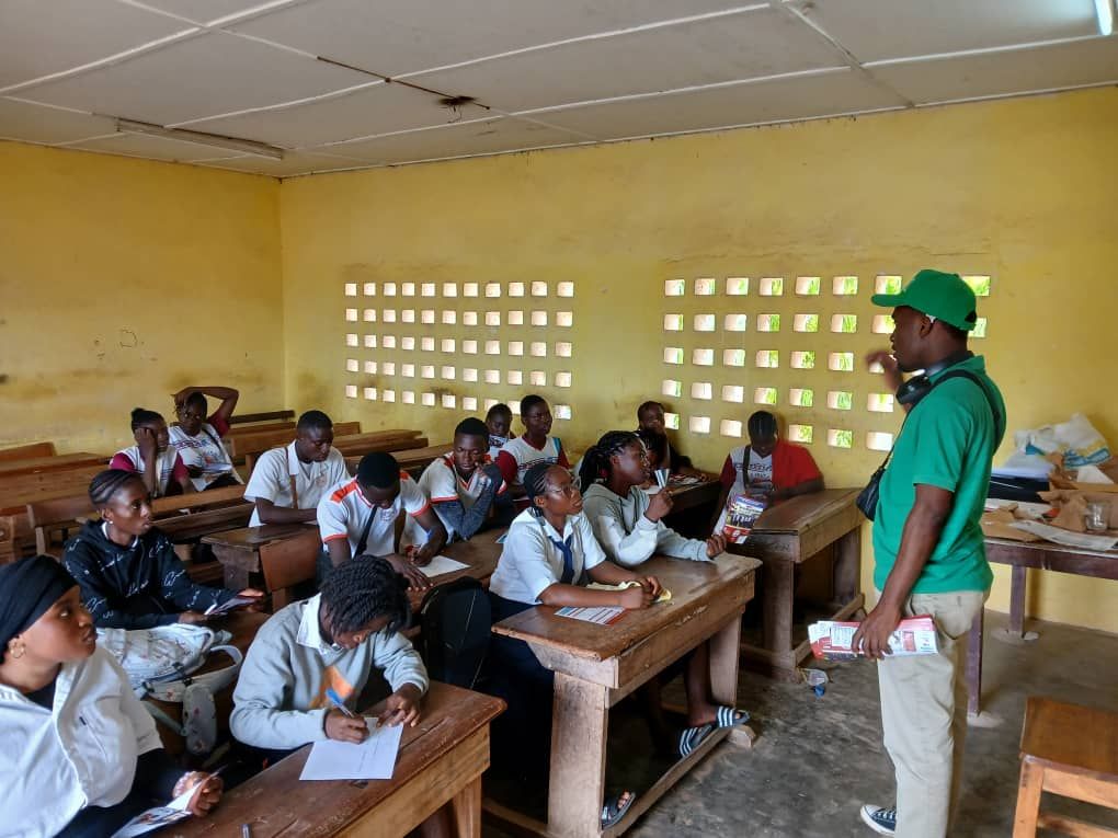 PRÉSENTATION DES OFFRES DE FORMATION DE L’UMECI AUX JOURNÉES CARRIÈRES AU LYCEE MODERNE 3 DE LA DRENA D’AGBOVILLE, LE MERCREDI 30 AVRIL 2025 – photo 8