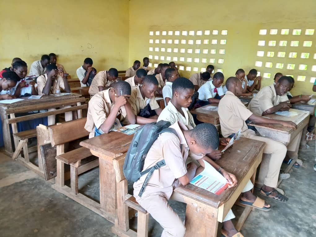 PRÉSENTATION DES OFFRES DE FORMATION DE L’UMECI AUX JOURNÉES CARRIÈRES AU LYCEE MODERNE 3 DE LA DRENA D’AGBOVILLE, LE MERCREDI 30 AVRIL 2025 – photo 14