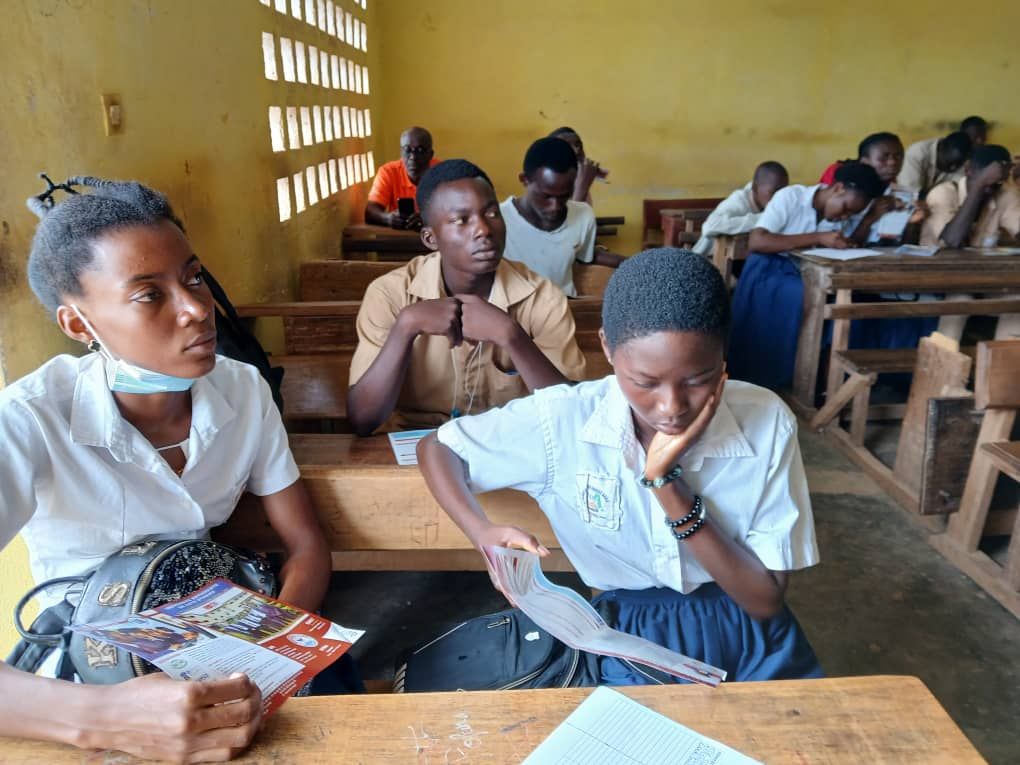 PRÉSENTATION DES OFFRES DE FORMATION DE L’UMECI AUX JOURNÉES CARRIÈRES AU LYCEE MODERNE 3 DE LA DRENA D’AGBOVILLE, LE MERCREDI 30 AVRIL 2025 – photo 15