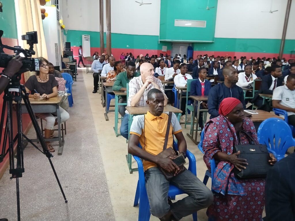 ANIMATION D’UN PANEL HISTORIQUE SUR LA PARTICIPATION DES AFRICAINS A LA SECONDE GUERRE MONDIALE PAR L’ASSOCIATION DES RUSSOPHONES EN CI, L’UNIVERSITÉ  – photo 30