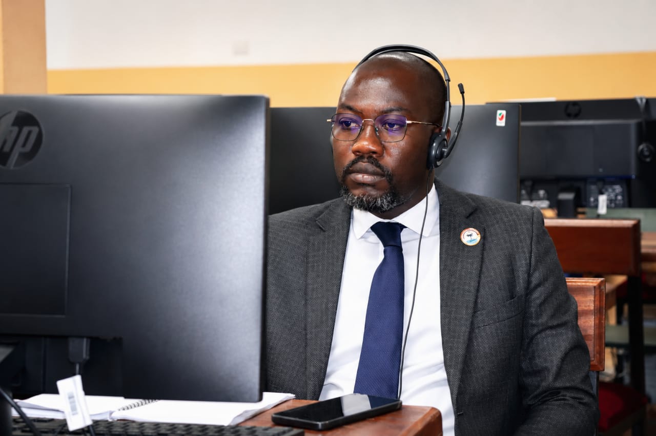Un agent de l’UMECI pendant le cours intensif d’anglais