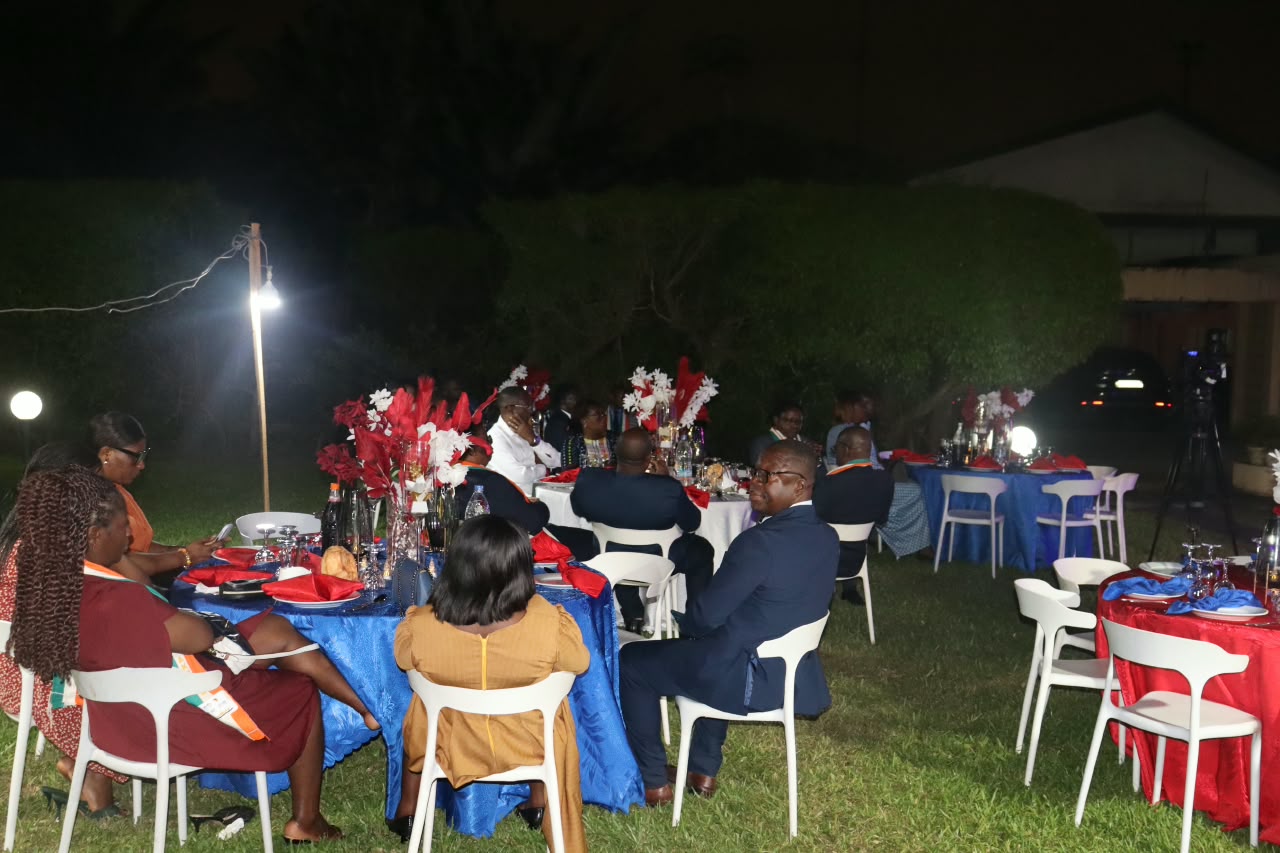 Les convives du dîner offert par le Bishop Séraphin Moudé