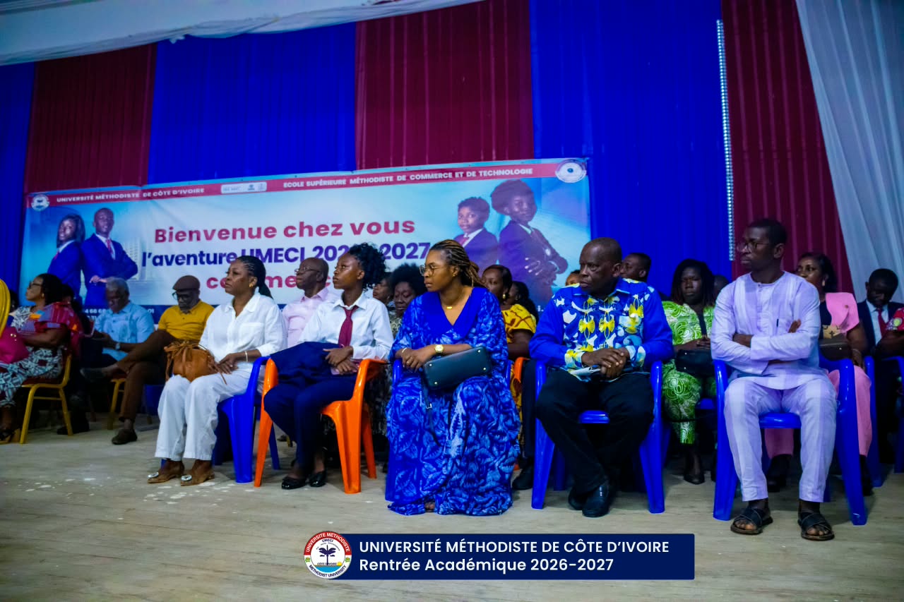 La table officielle de la rencontre de rentrée des premières années